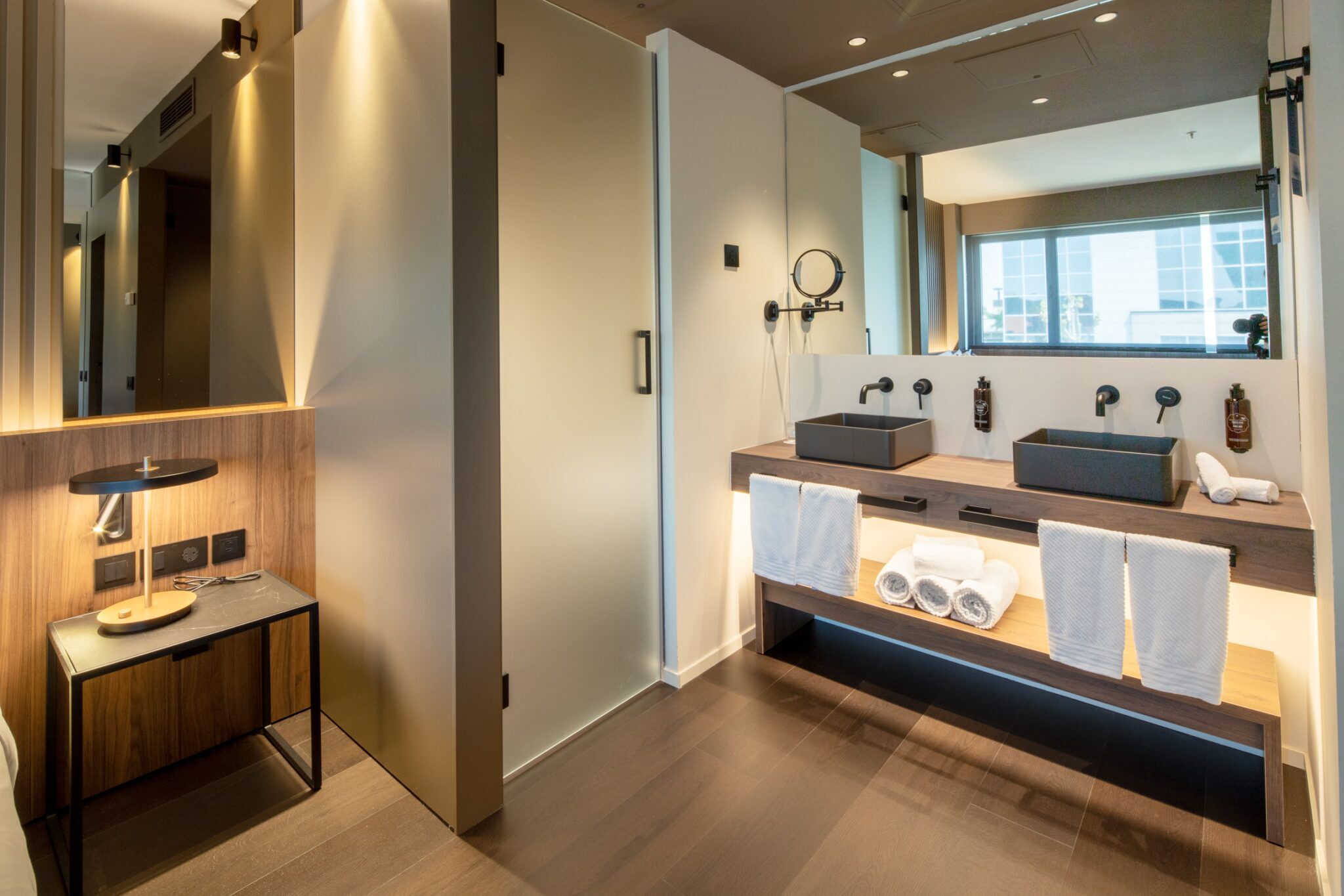 5 Suite room web