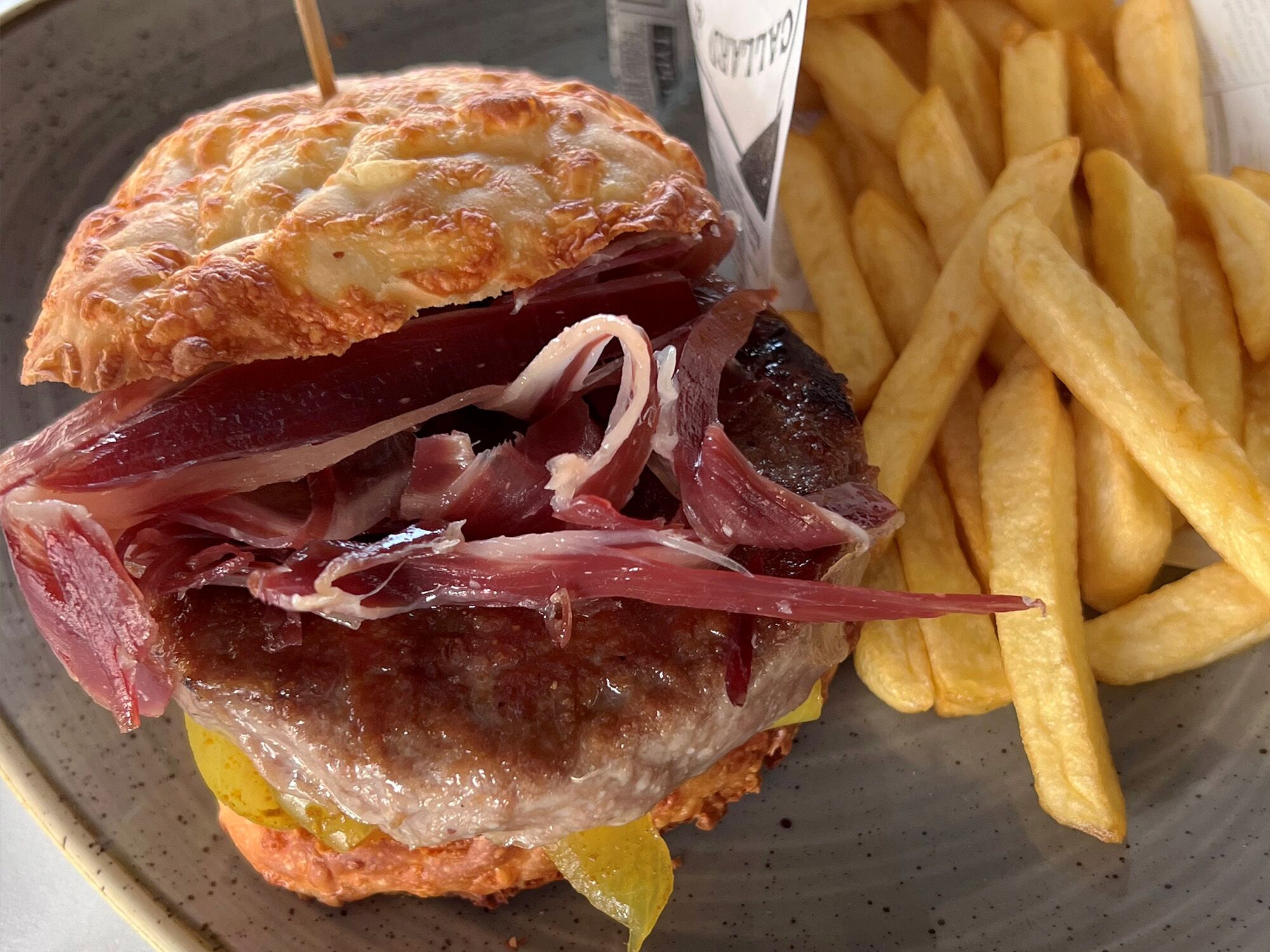 burger Sports Bar 